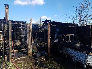 Трое пострадали на пожаре в Шелеховском районе