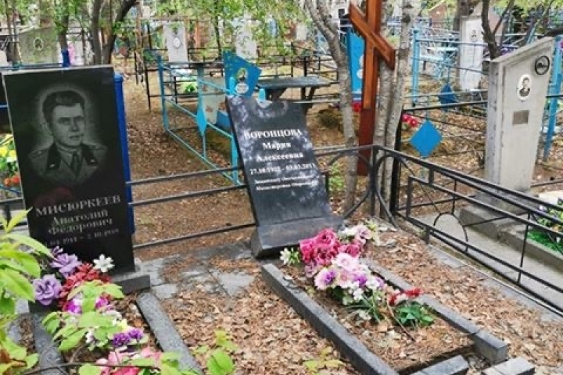 Вандал разбил надгробие ветерана накануне 9 мая в Шелехове