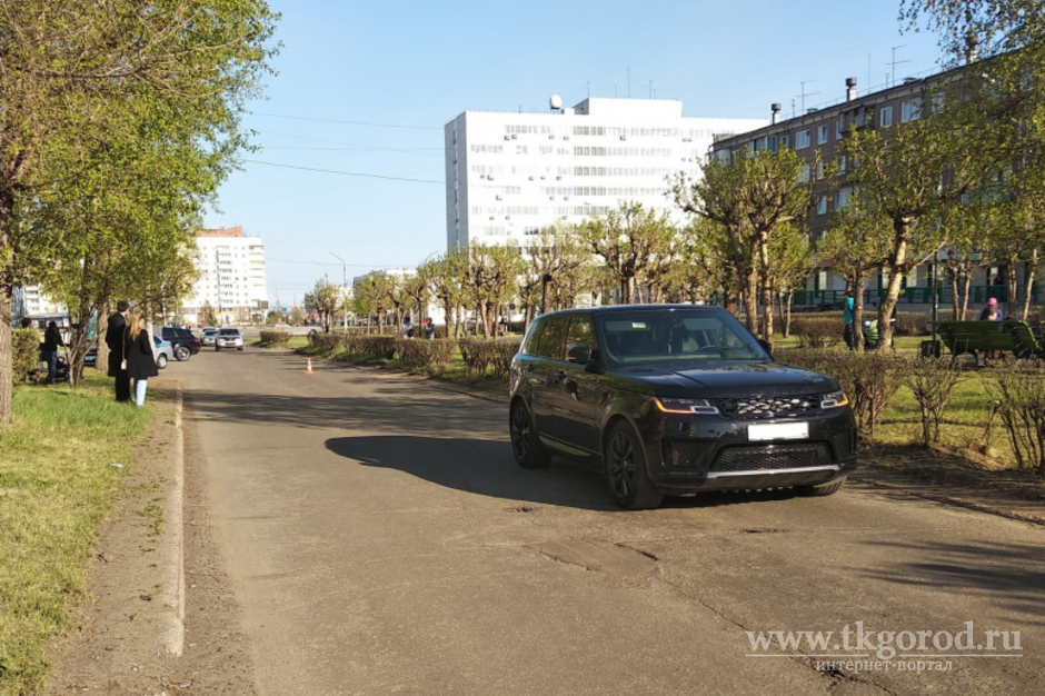 В Братске 4-летняя девочка выбежала на дорогу и попала под машину на улице Кирова