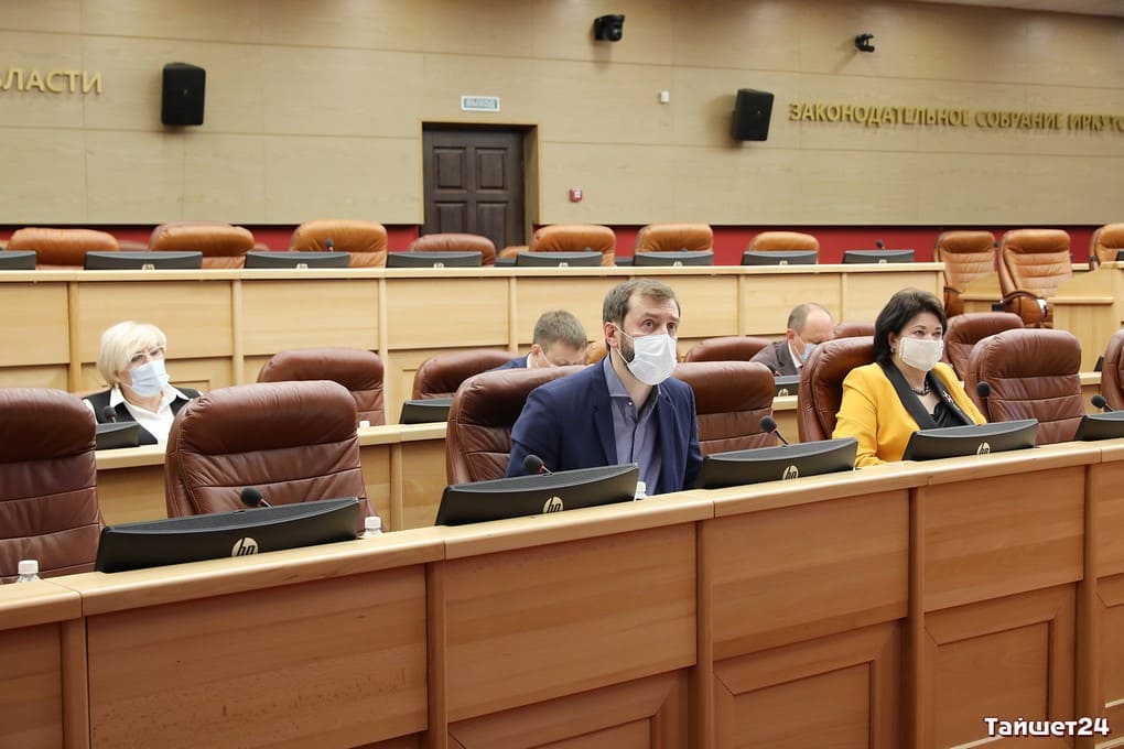 Сохранение здоровья старшего поколения и доступность медпомощи обсудили на заседании Депутатского штаба по предотвращению распространения коронавируса