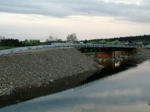 Автомобильный мост, разрушенный во время наводнения, восстановили в Черемховском районе