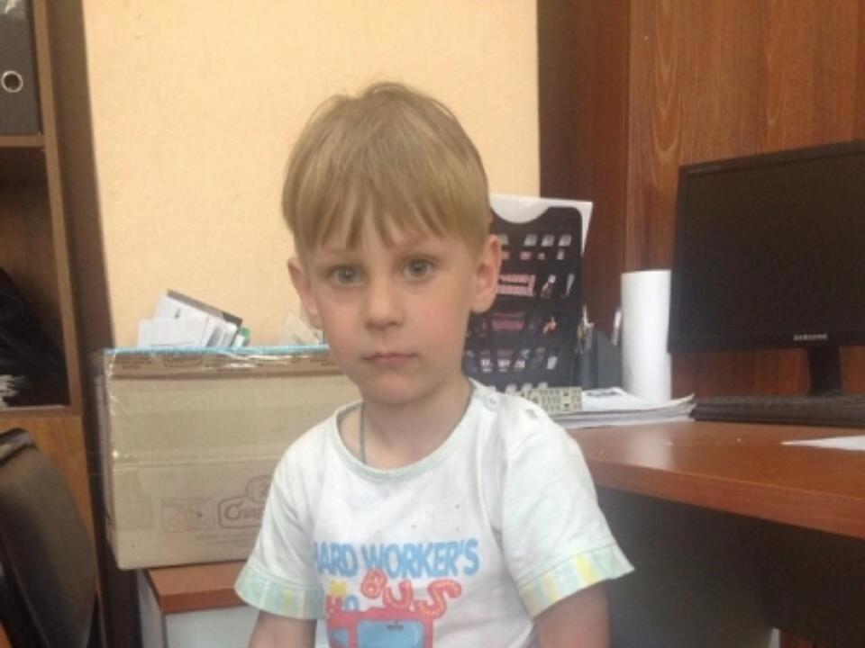 В Ангарске разыскивают родителей 4-летнего мальчика