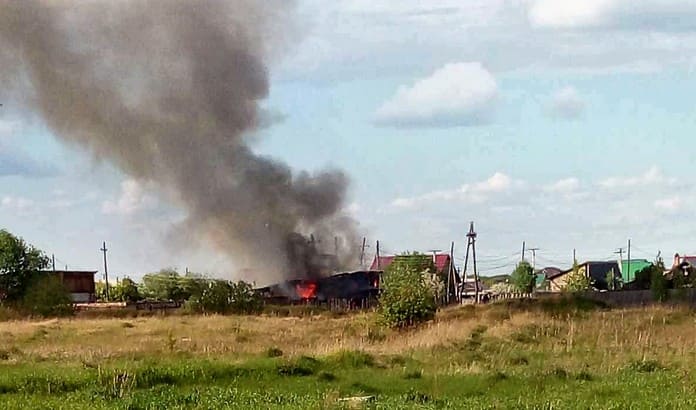 В Тайшете 19 мая горели жилой дом и баня, в Бирюсинске – двухквартирный дом