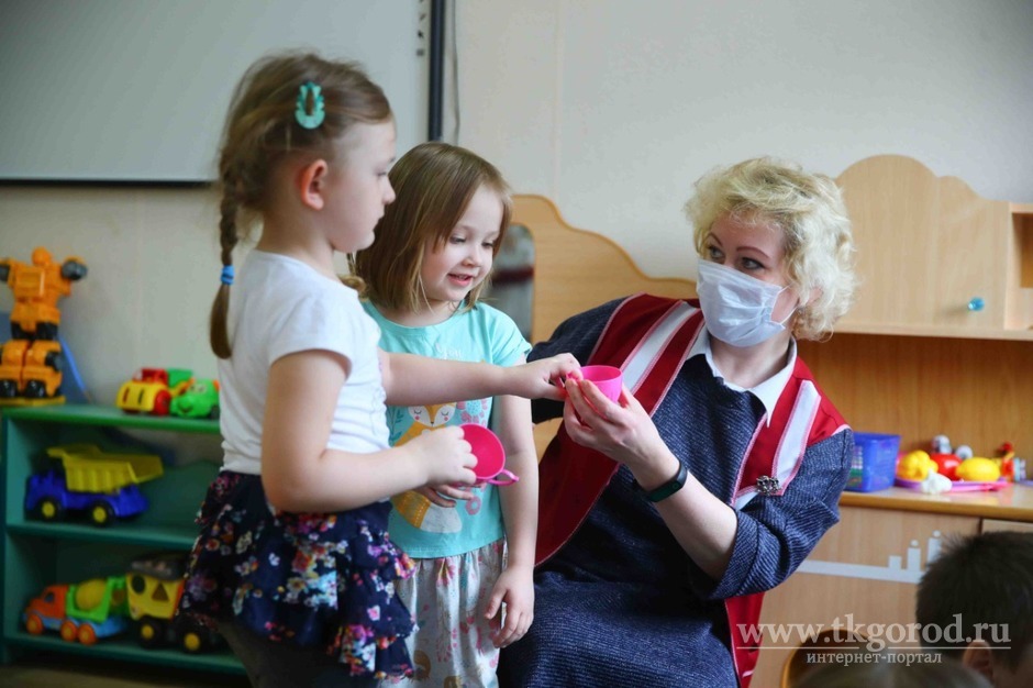 Бесплатными масками обеспечат воспитателей дежурных групп детских садов Иркутской области