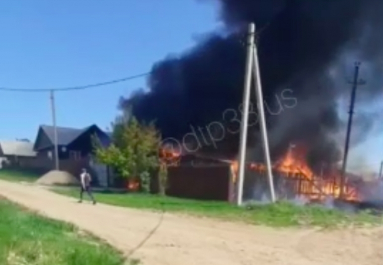 Жилой дом сгорел в селе Мамоны под Иркутском