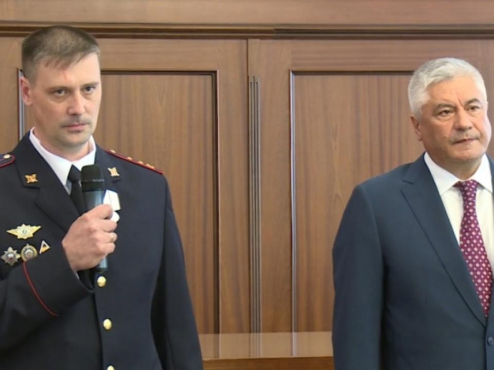 Иркутского полицейского наградили за мужество при спасении человека