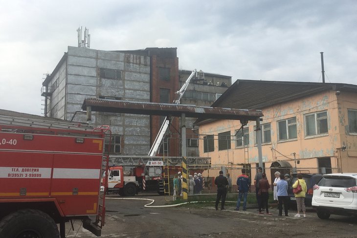 Производственный цех хлебозавода горел в Иркутске