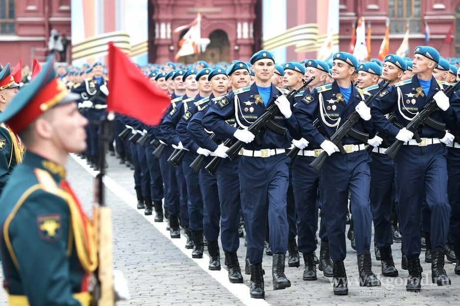 Парад Победы в России пройдёт 24 июня, шествие &quot;Бессмертного полка&quot; - на месяц позже