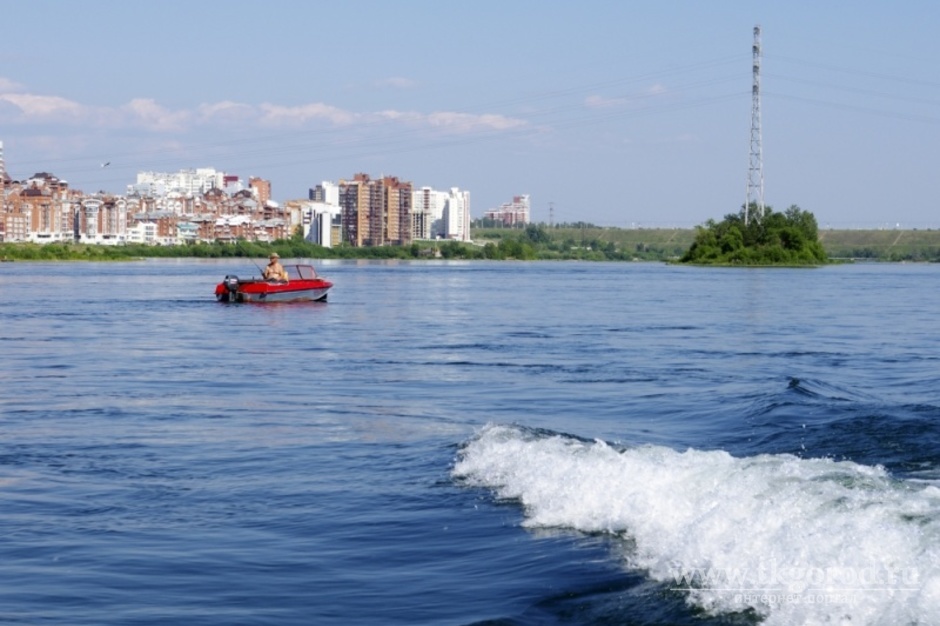 В Иркутской области семейная пара с 7-летним ребёнком утонули на рыбалке