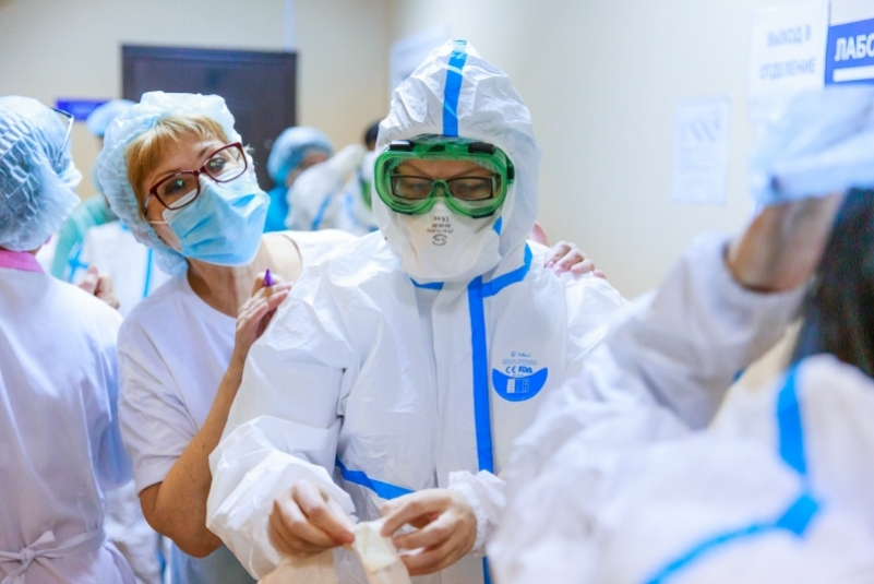ФосАгро закупила для медучреждений более 65 тысяч респираторов и 6,4 млн защитных масок