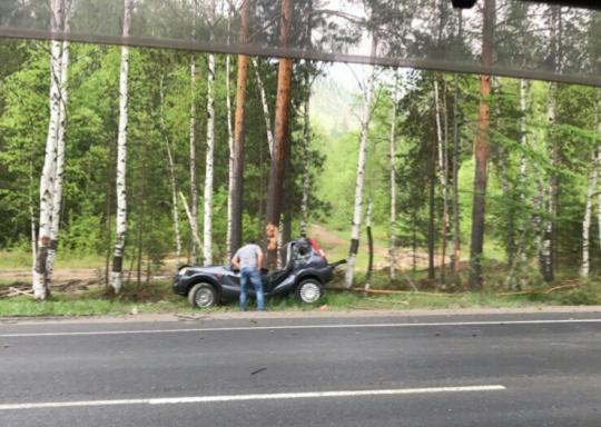 Два человека погибли в перевернувшейся иномарке на трассе в Шелеховском районе