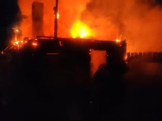 Два крупных пожара минувшей ночью потушили в Иркутской области