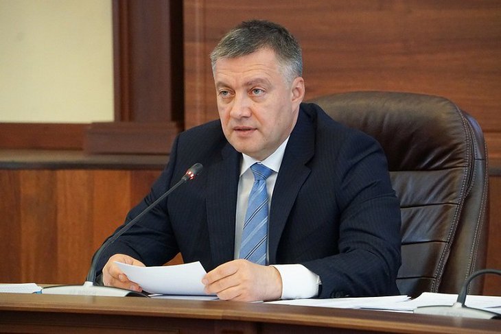 Игорь Кобзев призвал усилить контроль за вахтовиками