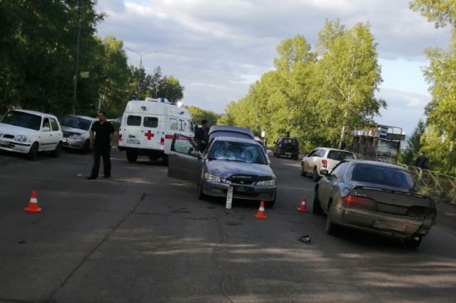 Мать с шестилетним ребёнком сбили на переходе в Усть-Илимске