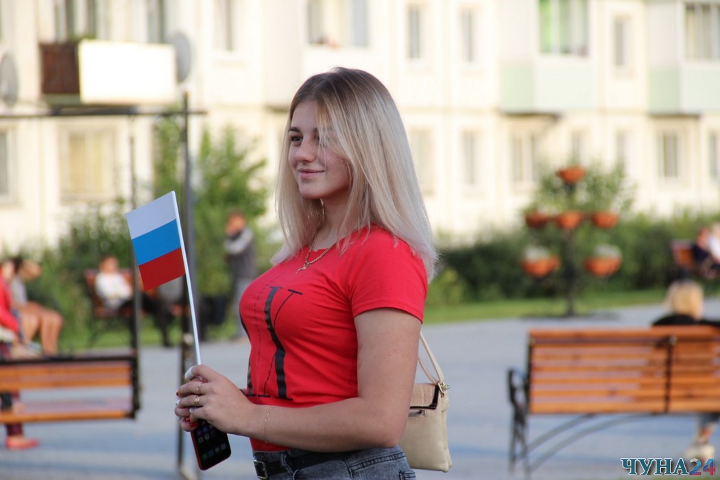 Жителей Чунского района приглашают принять участие в акции &#171;Цвета Российского Флага&#187;