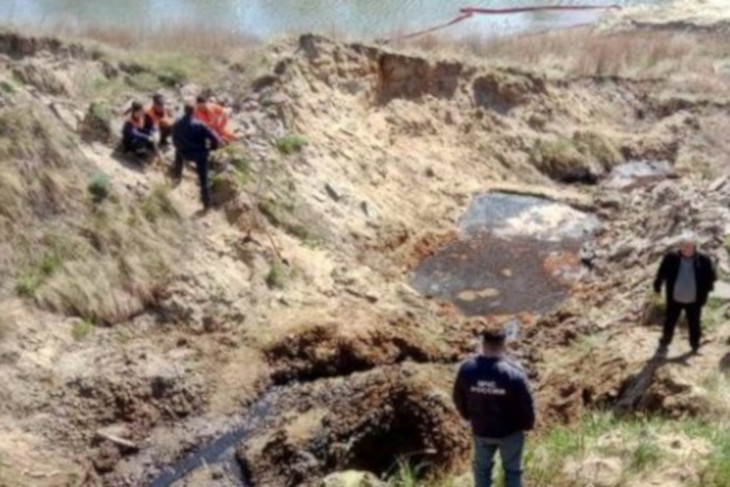 Прокуратура потребовала ликвидировать скопление нефтяных отходов в бассейне Ангары