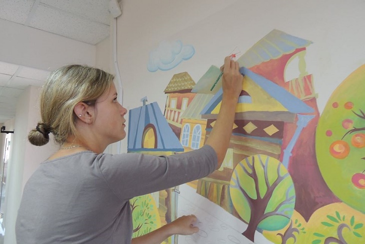 Иркутян просят помочь в росписи стен детского отделения Иркутского областного Центра СПИД