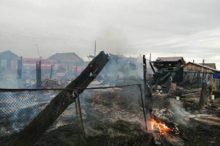 В Зиминском районе пять человек погибли при пожаре в доме
