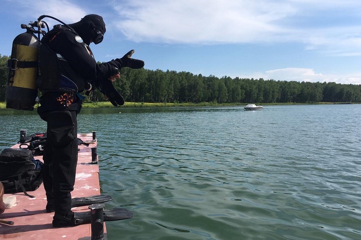 В заливе Братского водохранилища ищут мужчину, пропавшего во время купания