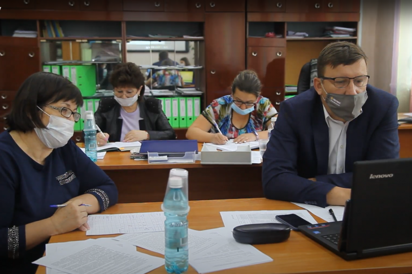 Дипломные работы студентов оценили в режиме онлайн в "Полюс Вернинском" в Приангарье