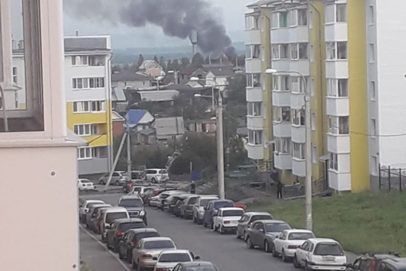 Свалка с автомобильными покрышками загорелась под Иркутском вечером 29 июня