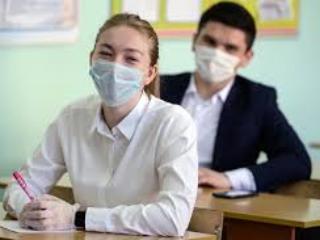 Сдающим ЕГЭ в школе выдадут маски и перчатки