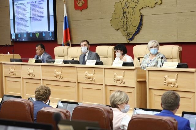 Законопроект о выплатах на детей 16-18 лет принят в Иркутской области