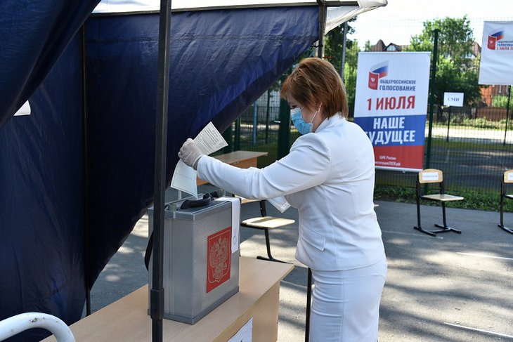 В Иркутской области стартовал основной день голосования по поправкам в Конституцию РФ