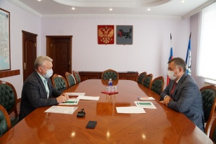 Глава региона Игорь Кобзев провел рабочую встречу с мэром Братска Сергеем Серебренниковым