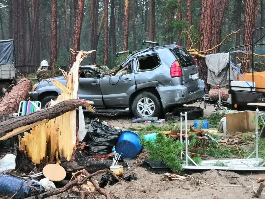 Ураган в Красноярском крае уничтожил палаточный лагерь, один турист погиб