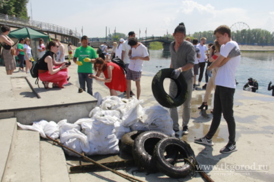 Более 8 тонн мусора собрали водолазы со дна Ангары в Иркутске