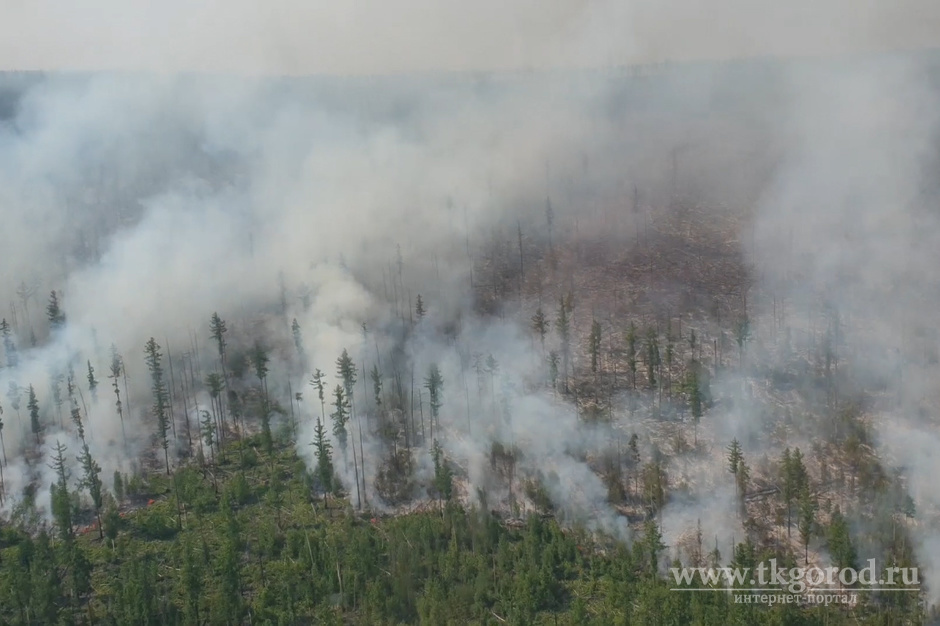 В Иркутской области продолжается тушение лесных пожаров с воздуха