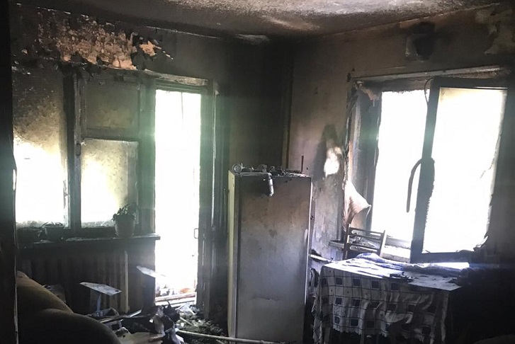 13 человек спаслись на пожаре в пятиэтажном доме  в Ангарске