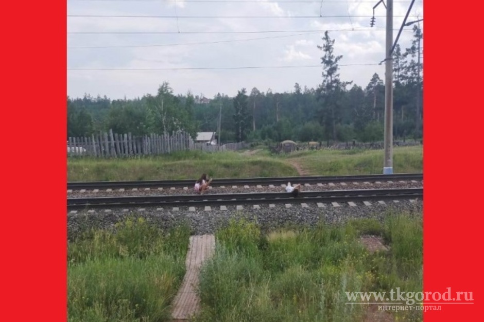 В Братске школьницы устроили фотосессию на железной дороге