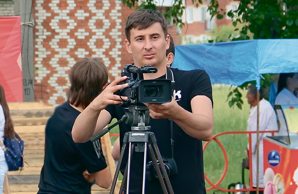 Андрей Кузнецов &#8212; с камерой наперевес