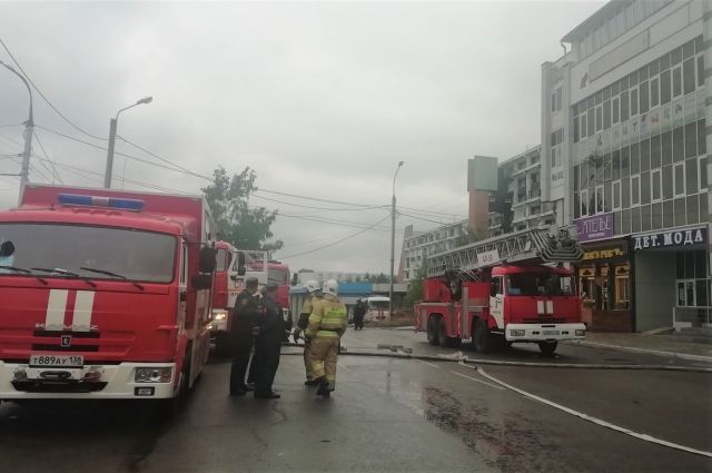 Пожар произошёл на мансарде многоэтажки в мкрн Солнечный в Иркутске