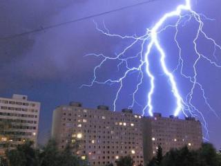 Сильный ветер, ливни и грозы прогнозируются в Иркутской области до 16 июля