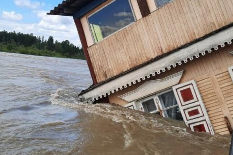 Поплывшие и разрушенные дома: садоводство затопило под Ангарском