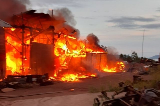 Десять пожаров произошло за сутки в Иркутской области