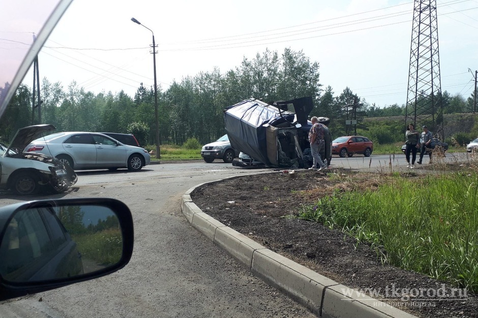 Авария с участием сразу 4-х автомобилей произошла в Братске