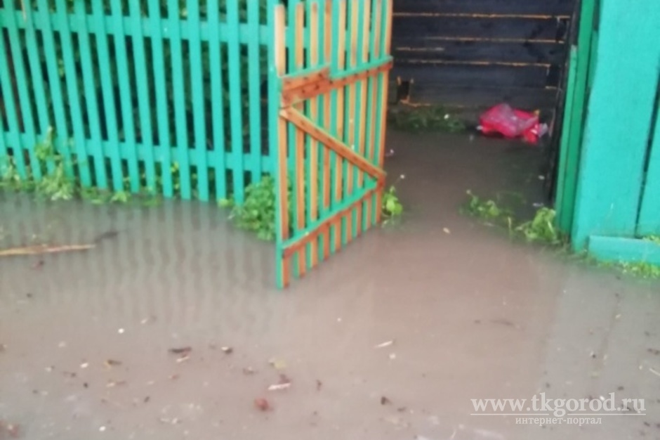В Баяндаевском районе ликвидировали последствия подтопления жилых домов из-за сильных осадков