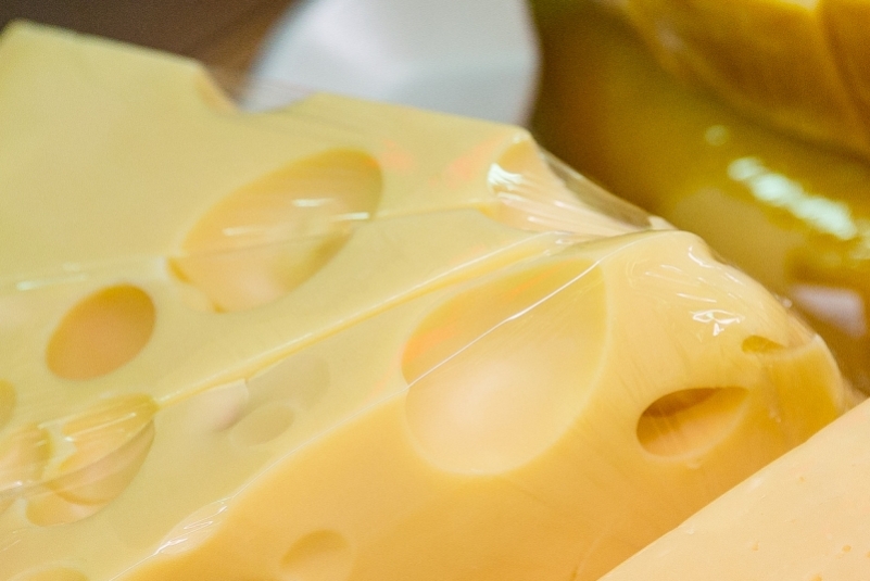 О каких нюансах надо знать, чтобы выбрать качественный сыр – советы Роспотребнадзора