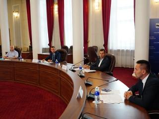 В областном парламенте обсудили развитие туризма в Приангарье и участие в нацпроекте