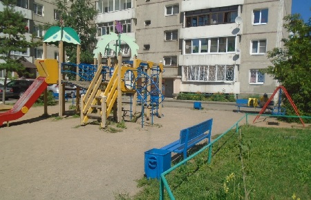 В Октябрьском округе Иркутска отремонтировали 148 детских площадок