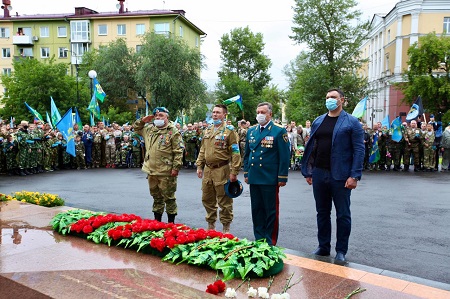 90-летие со дня основания Воздушно-десантных войск отметили в Иркутске