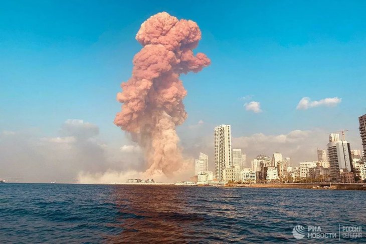 В порту Бейрута взорвалось 2700 тонн селитры во время сварочных работ