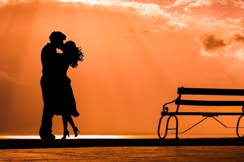 Любовный гороскоп на 6 августа: день хорош для романтических приключений