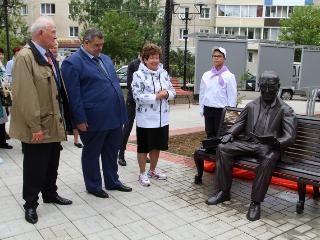 В Саянске торжественно открыли памятник Ефиму Славскому