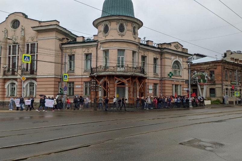 Очередной митинг в поддержку хабаровских событий провели в Иркутске