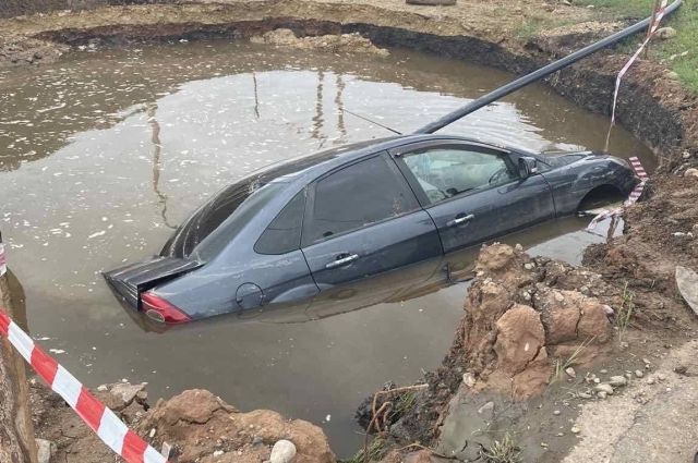 Пьяный водитель иномарки съехал в яму с водой в Баяндаевском районе